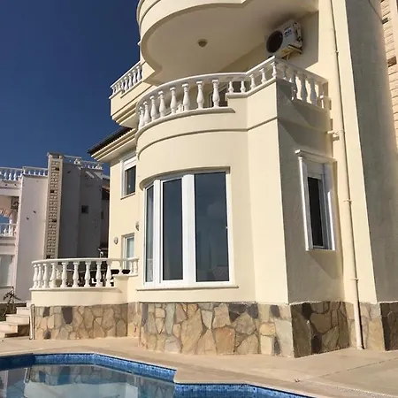 Villa Toros 3